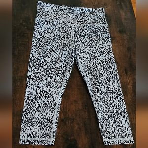 NWOT Athleta elation Capri